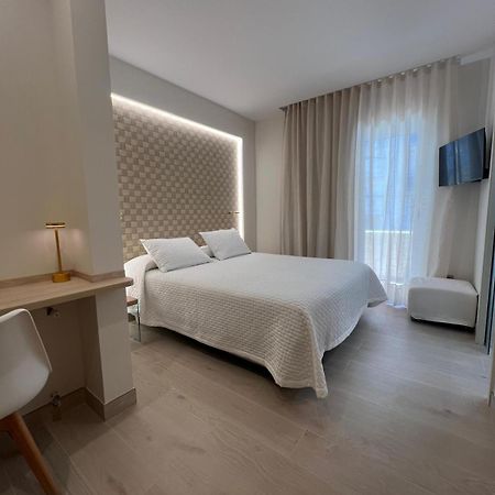 Sant Carlos de la Ràpita Hotel Restaurant Llansola מראה חיצוני תמונה