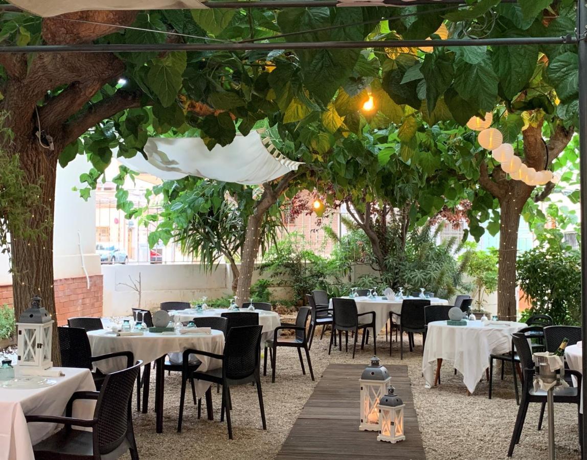 Sant Carlos de la Ràpita Hotel Restaurant Llansola מראה חיצוני תמונה