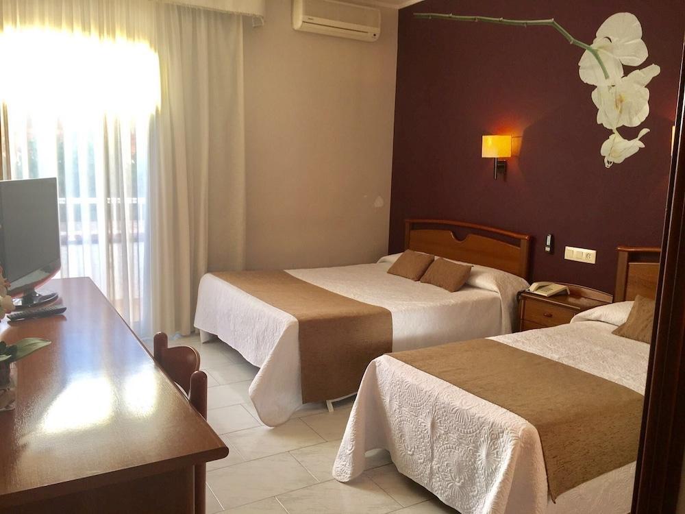 Sant Carlos de la Ràpita Hotel Restaurant Llansola מראה חיצוני תמונה