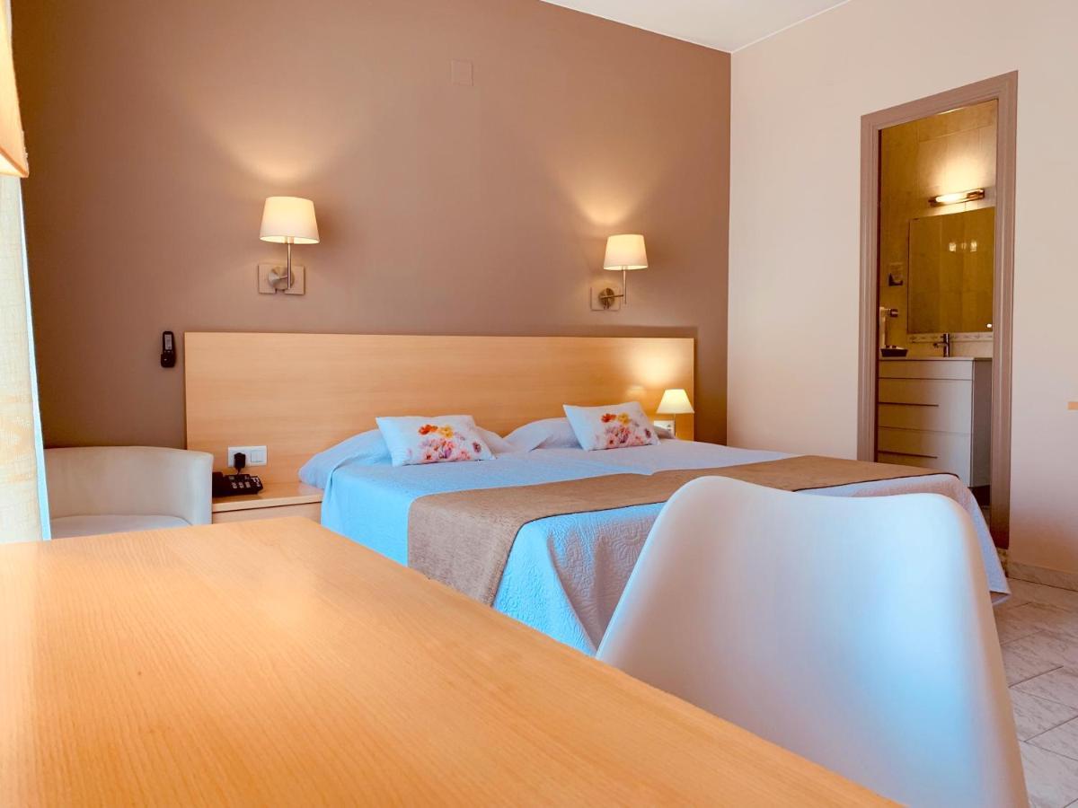 Sant Carlos de la Ràpita Hotel Restaurant Llansola מראה חיצוני תמונה
