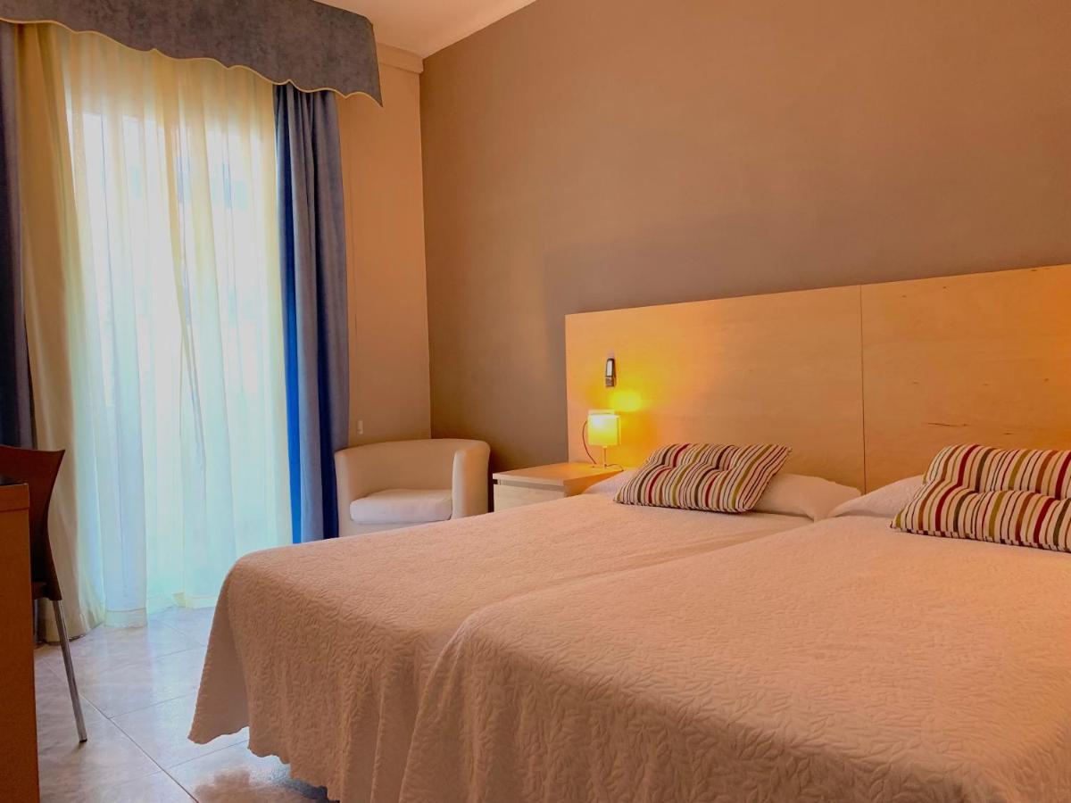 Sant Carlos de la Ràpita Hotel Restaurant Llansola מראה חיצוני תמונה